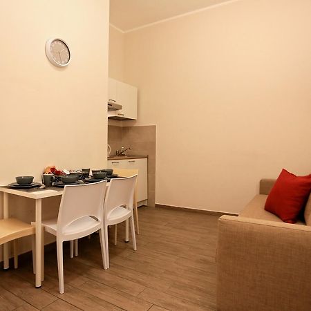 Apartcity Naples B&B מראה חיצוני תמונה